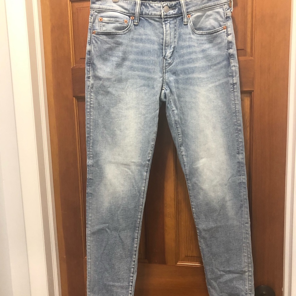 American Eagle jeans young mens size 30 x 30 light blue.
